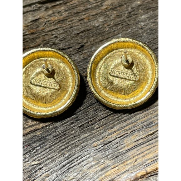 Richelieu 3/4” Faux Cabachon Pearl and Gold Vintage Pierced Earrings - Picture 2 of 3